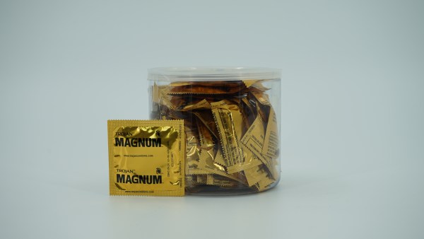 TROJAN MAGNUM JAR 48CT