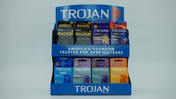 TROJAN ASSORTED COUNTER DISPLAY 32CT